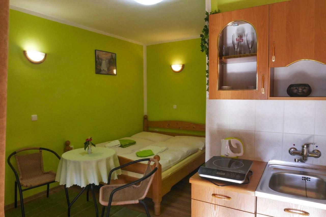 Apartman Pri Zamocku Bešeňová 외부 사진