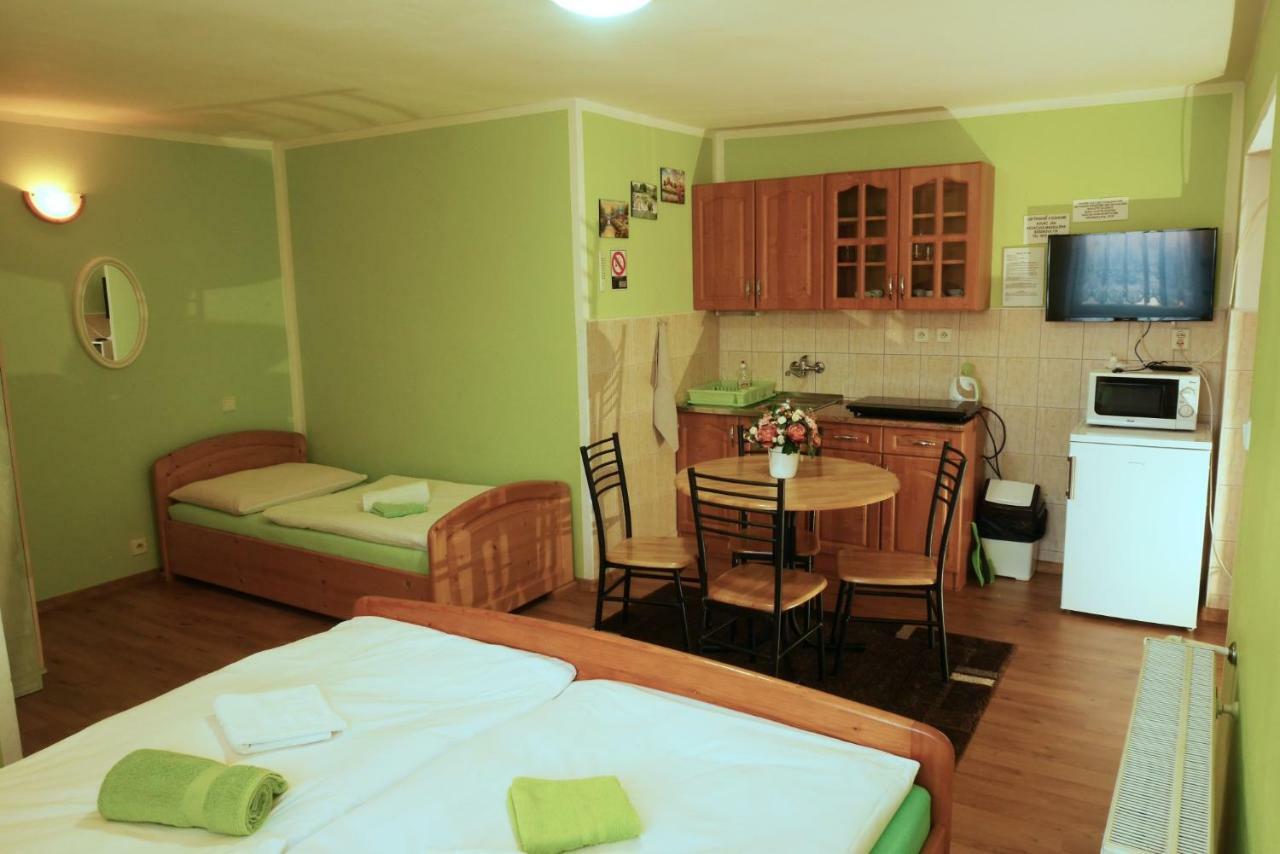 Apartman Pri Zamocku Bešeňová 외부 사진