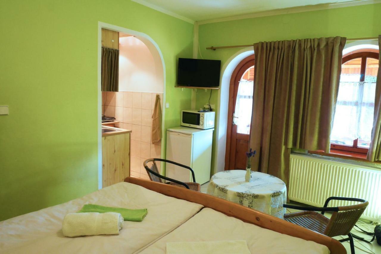 Apartman Pri Zamocku Bešeňová 외부 사진